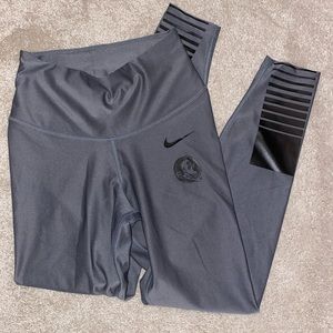 Nike leggings small!!